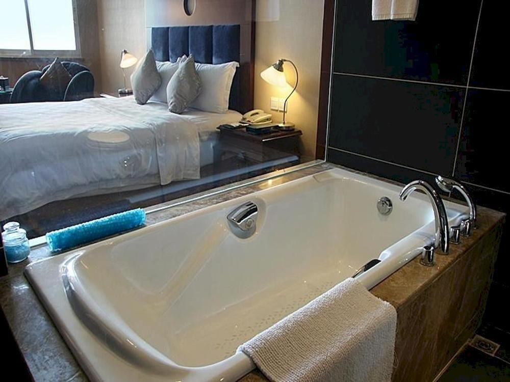 Rong Impression International Hotel เฉิงตู ภายนอก รูปภาพ